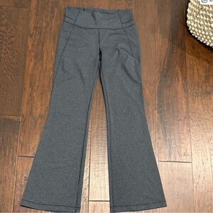 Women’s Lululemon Groove Pant Flare *Full-on Luxstreme 32”- heathered black-10